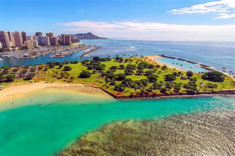 Magic Island at Sunrise: Spectacular Views and Serenity in Honolulu, Hawaii